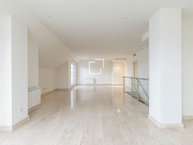 4 soveværelse Lejlighed til salg i Majadahonda med swimmingpool garage - € 1.335.000 (Ref: 9780820)