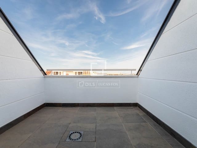 4 sypialnia Penthouse na sprzedaż w Majadahonda z basenem garażem - 1 335 000 € (Ref: 9780820)