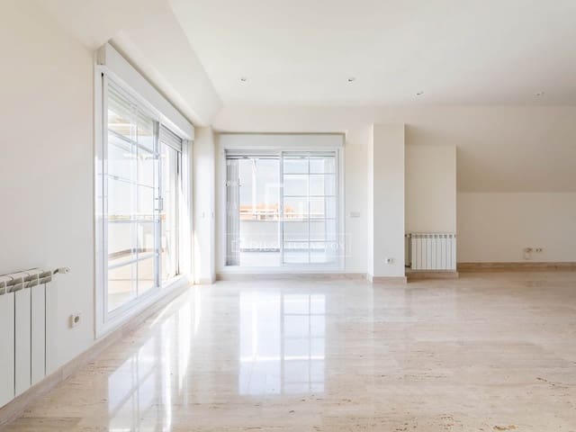 4 soveværelse Penthouse til salg i Majadahonda med swimmingpool garage - € 1.335.000 (Ref: 9780820)