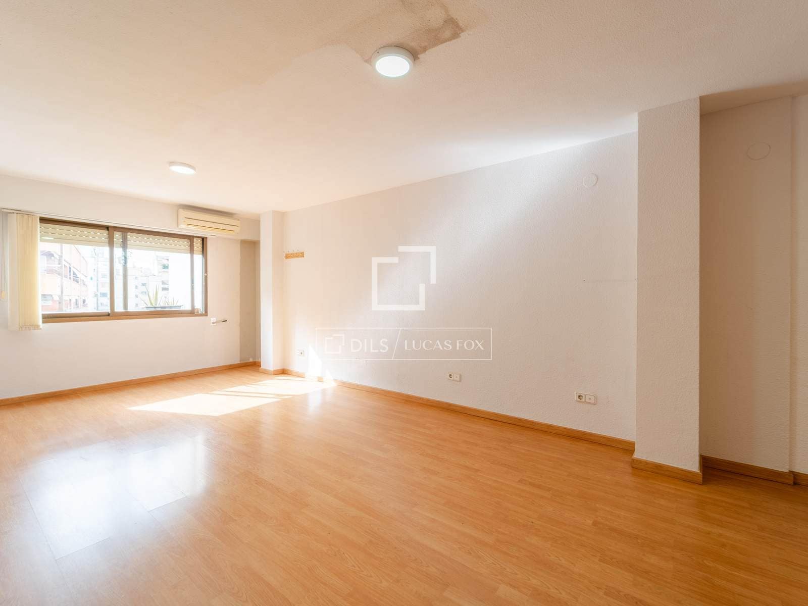 1 slaapkamer Appartement te koop in Valencia stad - € 320.000 (Ref: 9780821)