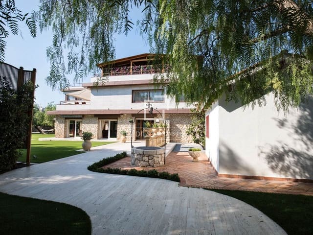 8 soveværelse Villa til salg i Sitges med swimmingpool garage - € 9.900.000 (Ref: 9781332)