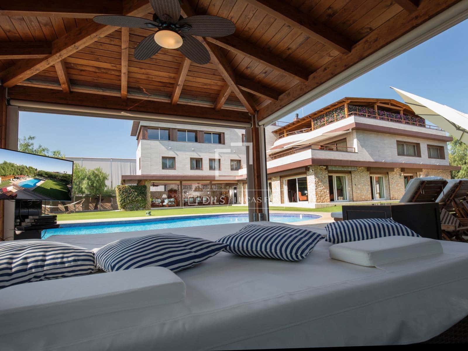 8 sypialnia Willa na sprzedaż w Sitges z basenem garażem - 9 900 000 € (Ref: 9781332)