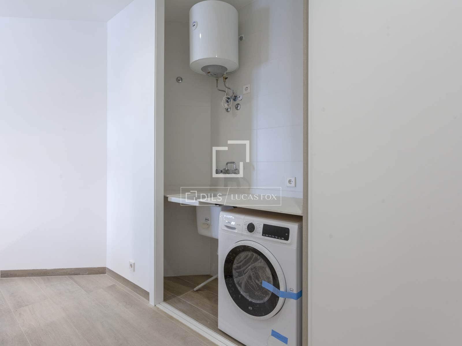 2 slaapkamer Appartement te huur in Valencia stad - € 2.300 (Ref: 9781334)