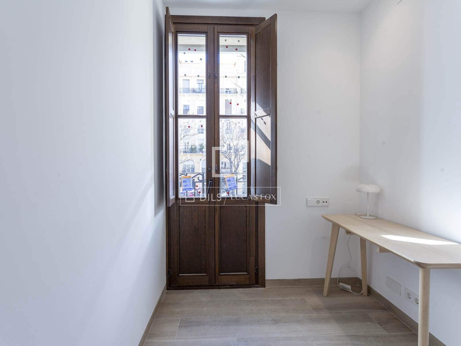 2 slaapkamer Appartement te huur in Valencia stad - € 2.300 (Ref: 9781334)