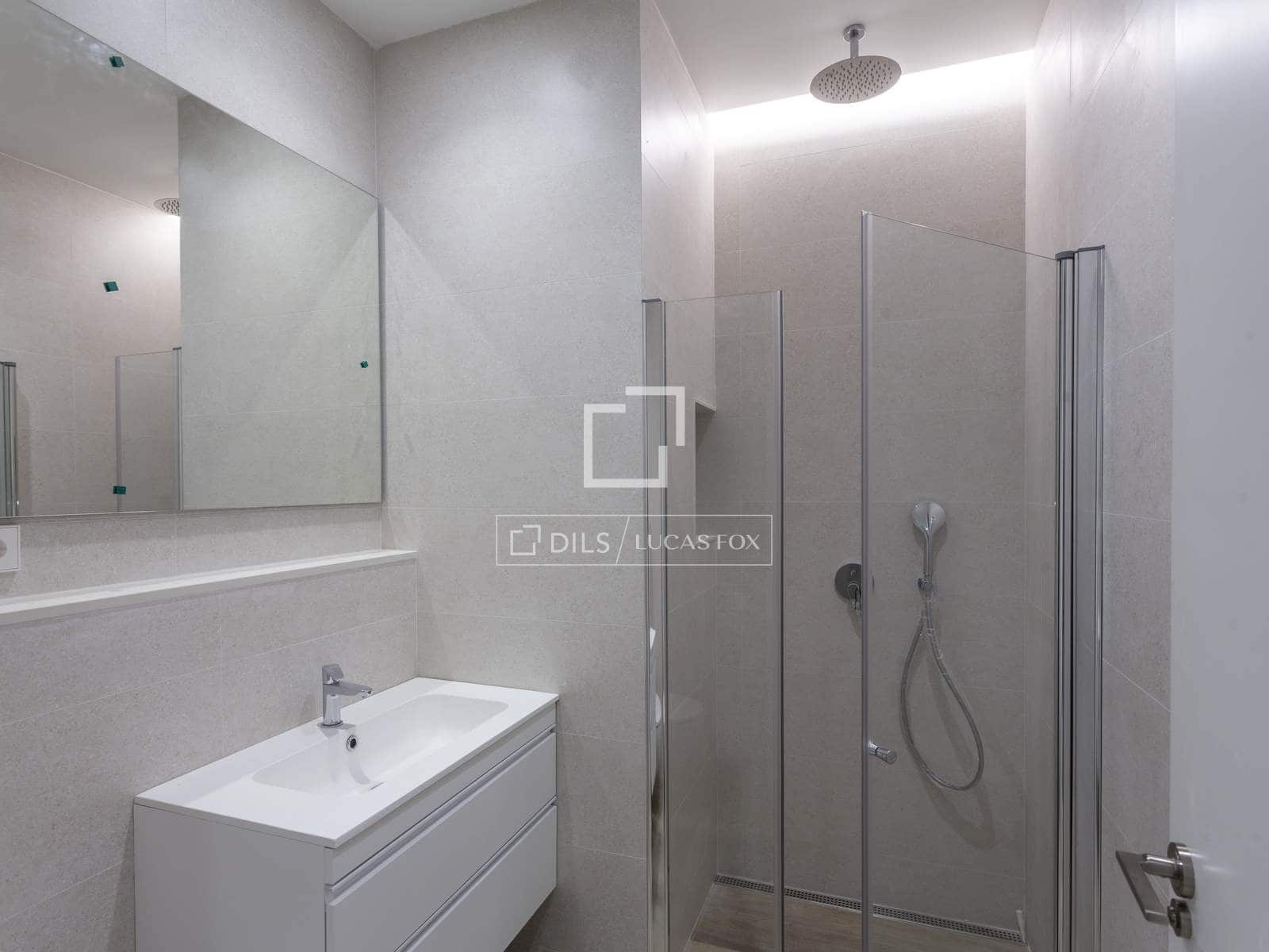 2 slaapkamer Appartement te huur in Valencia stad - € 2.300 (Ref: 9781334)