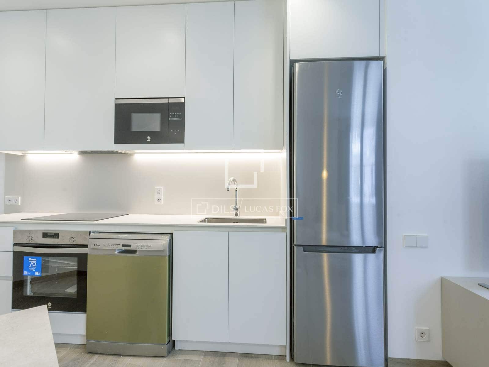 2 slaapkamer Appartement te huur in Valencia stad - € 2.300 (Ref: 9781334)