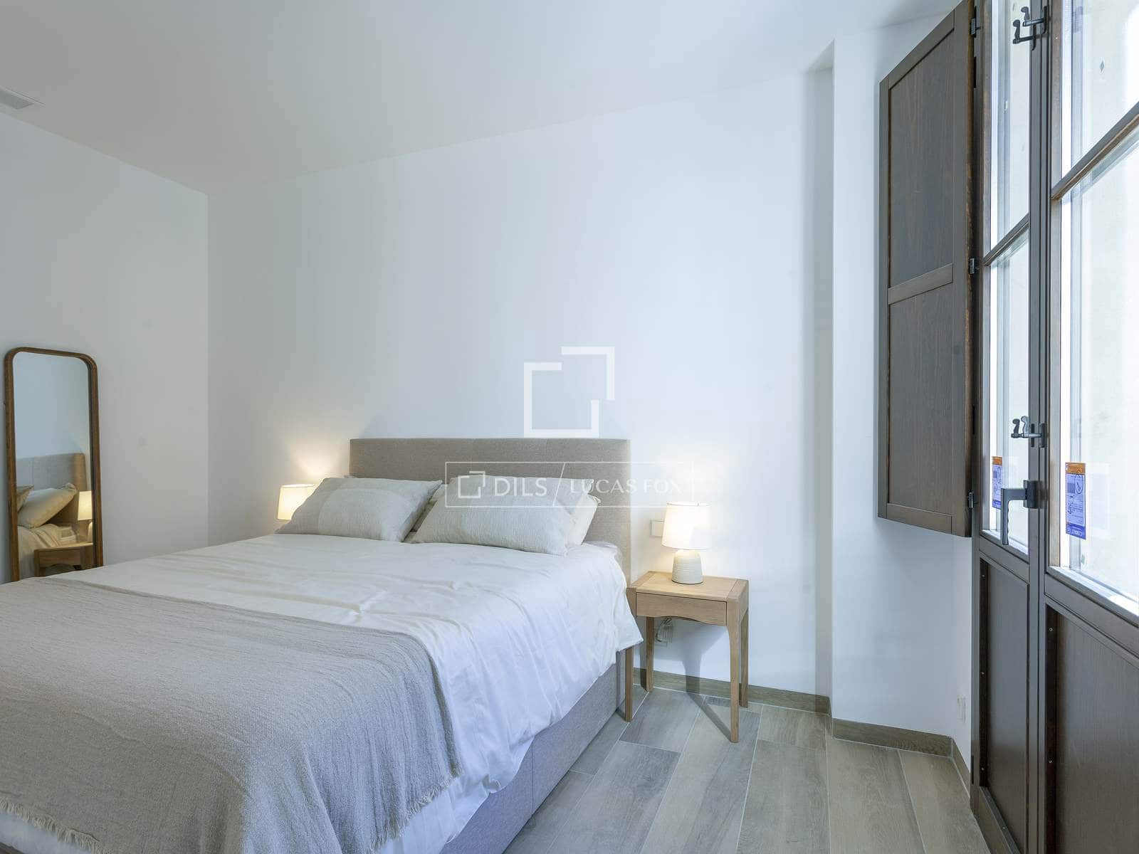 2 slaapkamer Appartement te huur in Valencia stad - € 2.300 (Ref: 9781334)