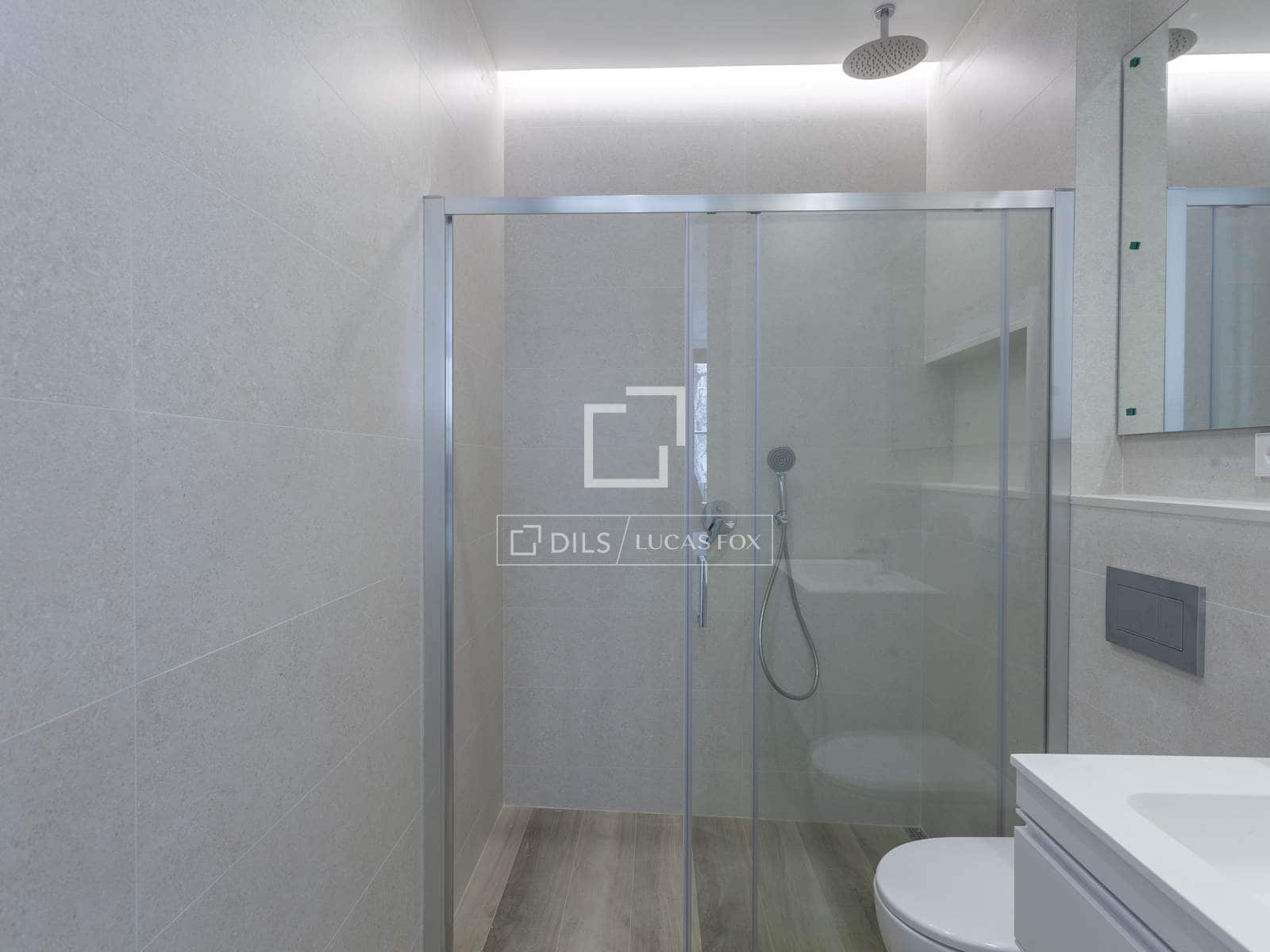 2 slaapkamer Appartement te huur in Valencia stad - € 2.300 (Ref: 9781334)