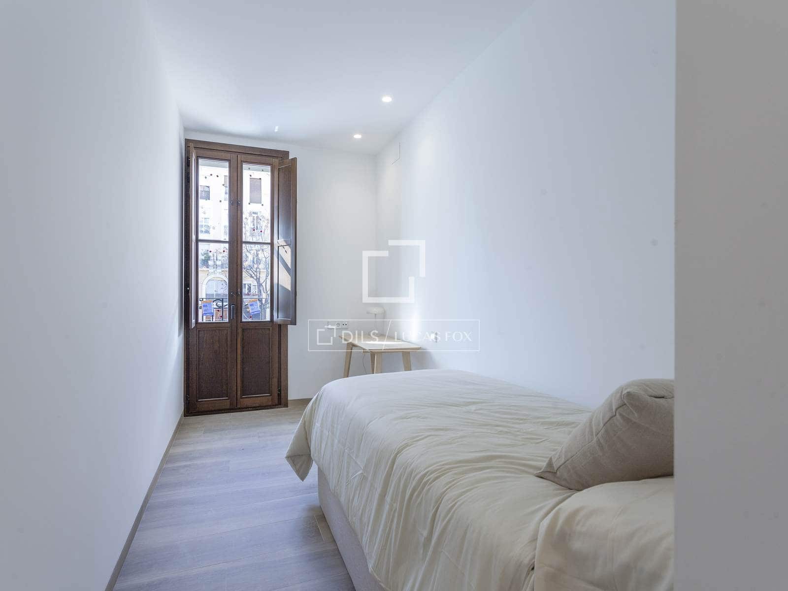 2 slaapkamer Appartement te huur in Valencia stad - € 2.300 (Ref: 9781334)