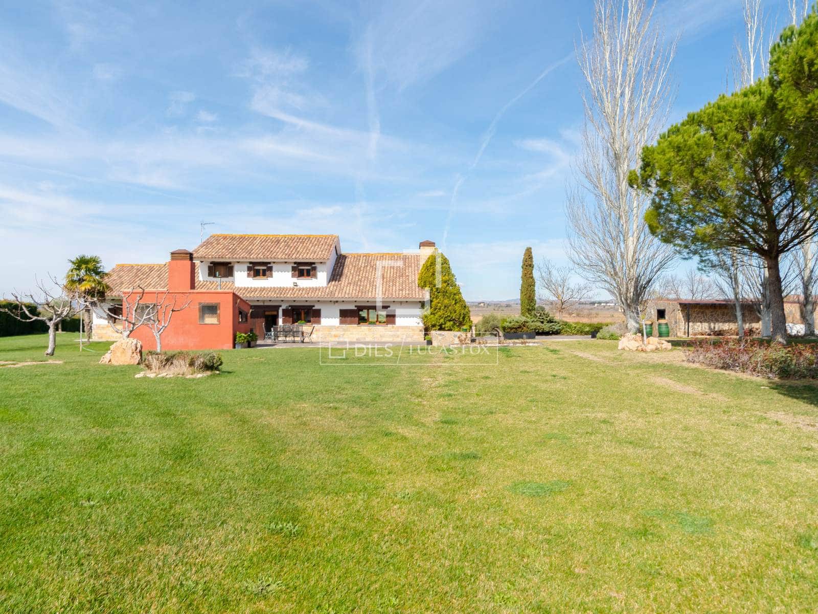 4 soveværelse Villa til salg i Requena med swimmingpool garage - € 880.000 (Ref: 9781335)