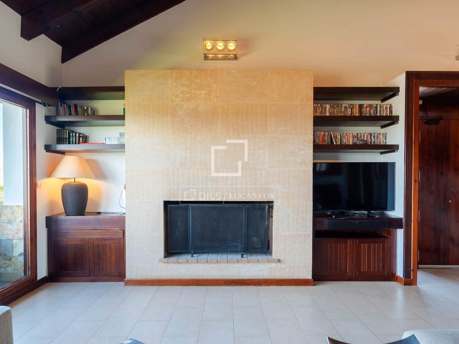 4 soveværelse Villa til salg i Requena med swimmingpool garage - € 880.000 (Ref: 9781335)