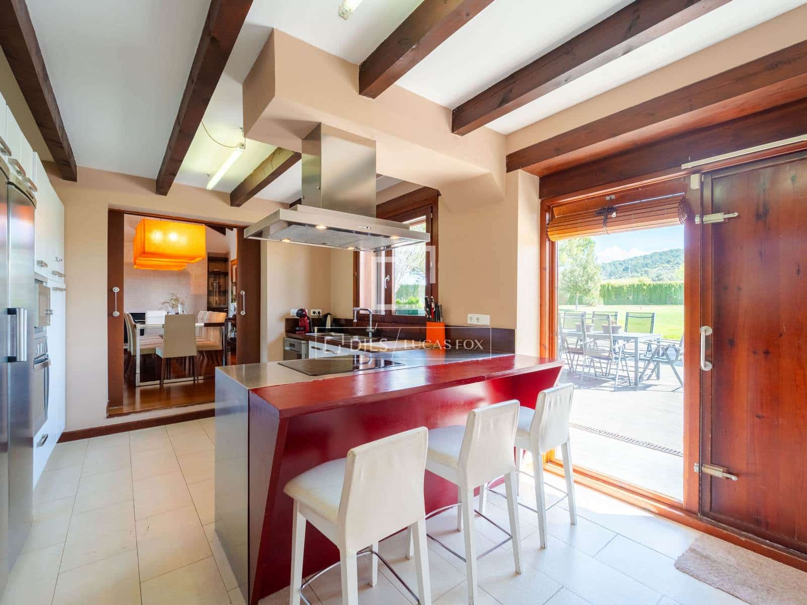 4 soveværelse Villa til salg i Requena med swimmingpool garage - € 880.000 (Ref: 9781335)