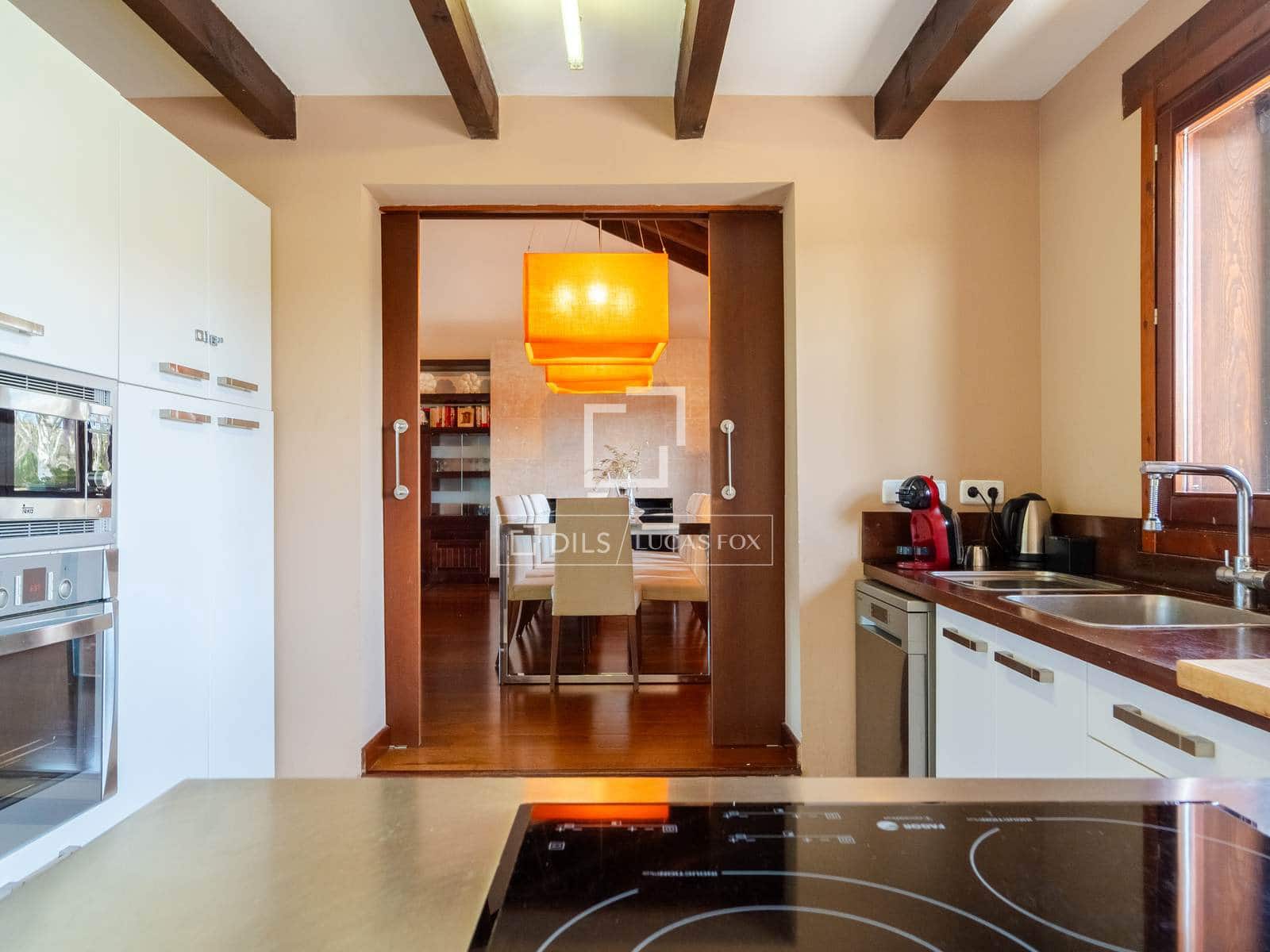 4 soveværelse Villa til salg i Requena med swimmingpool garage - € 880.000 (Ref: 9781335)