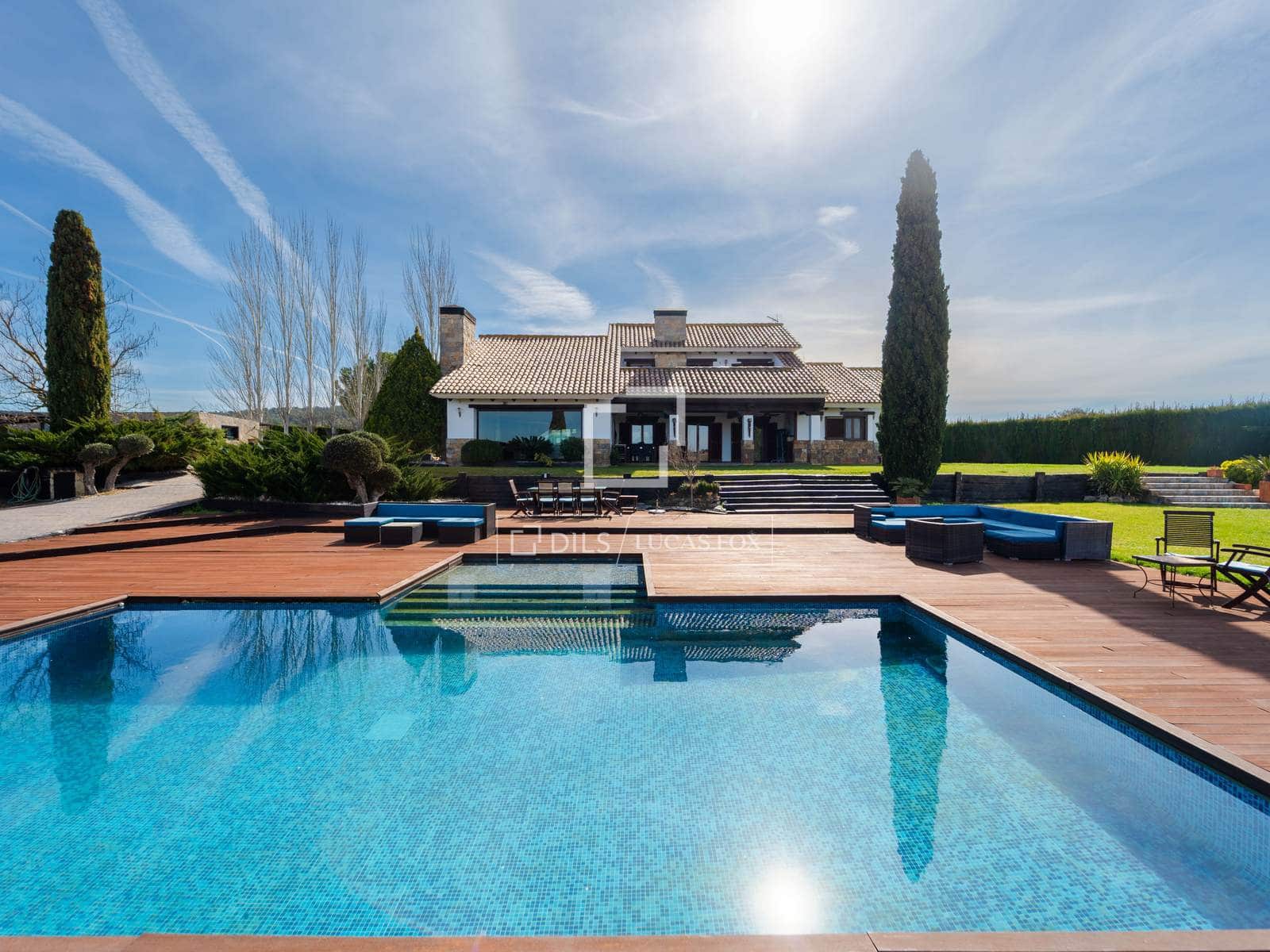 4 soveværelse Villa til salg i Requena med swimmingpool garage - € 880.000 (Ref: 9781335)