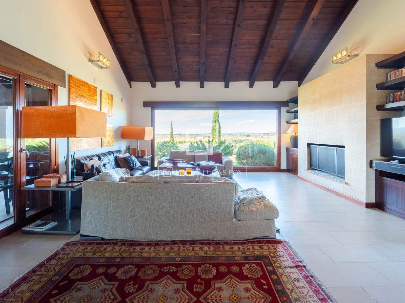 4 soveværelse Villa til salg i Requena med swimmingpool garage - € 880.000 (Ref: 9781335)