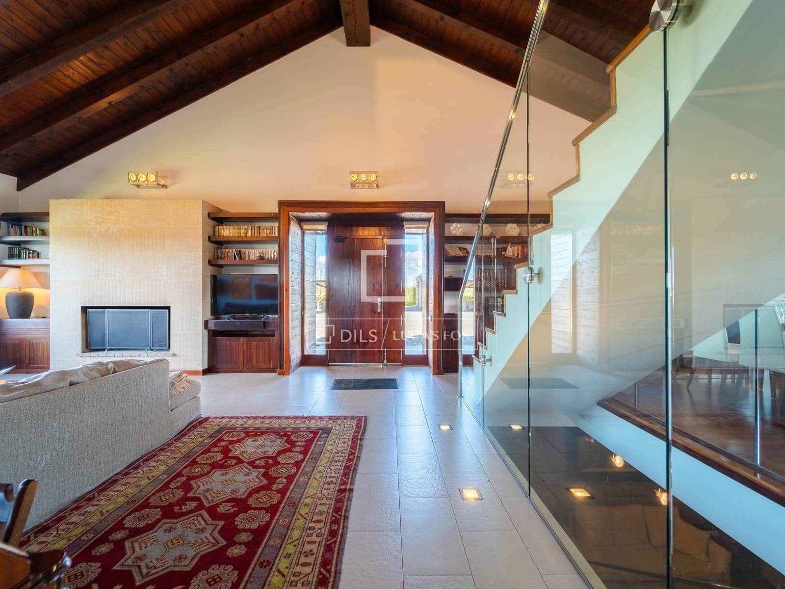 4 soveværelse Villa til salg i Requena med swimmingpool garage - € 880.000 (Ref: 9781335)