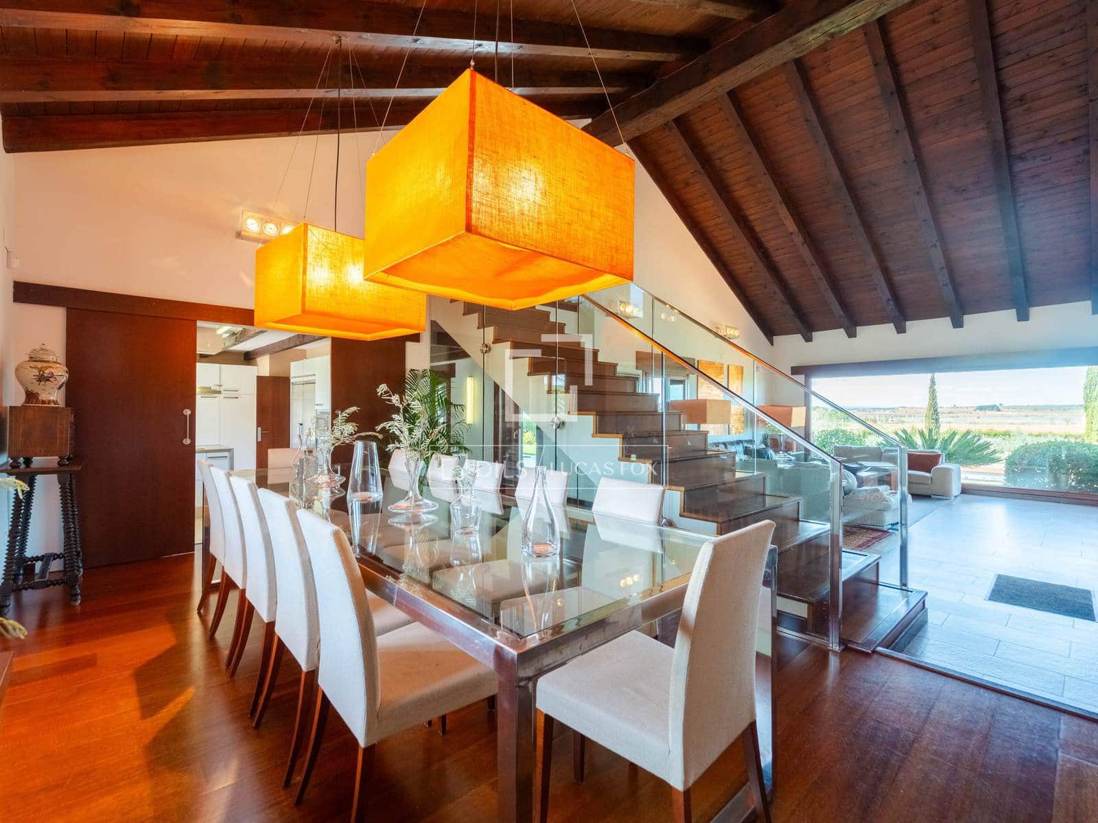 4 soveværelse Villa til salg i Requena med swimmingpool garage - € 880.000 (Ref: 9781335)