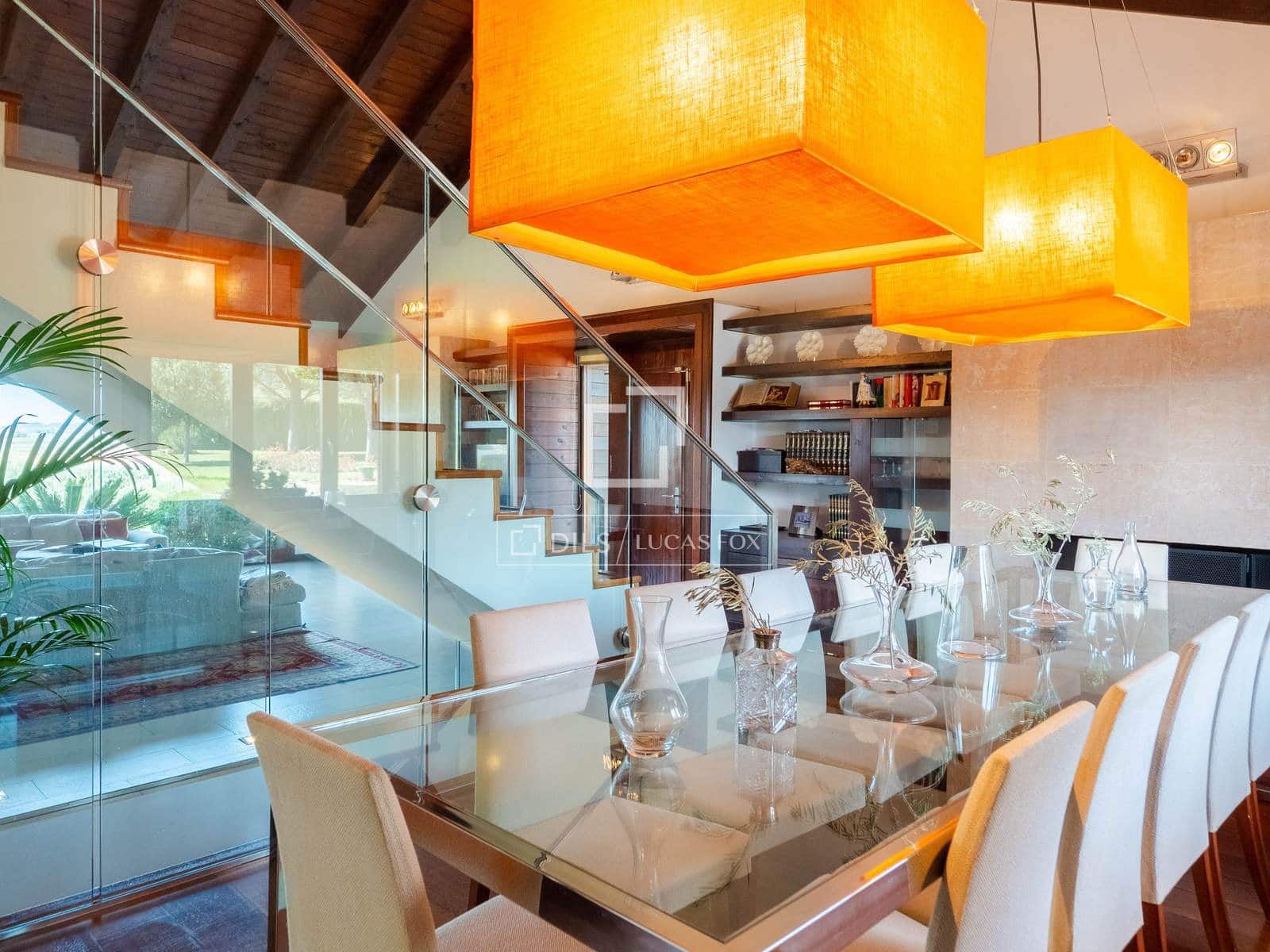 4 soveværelse Villa til salg i Requena med swimmingpool garage - € 880.000 (Ref: 9781335)