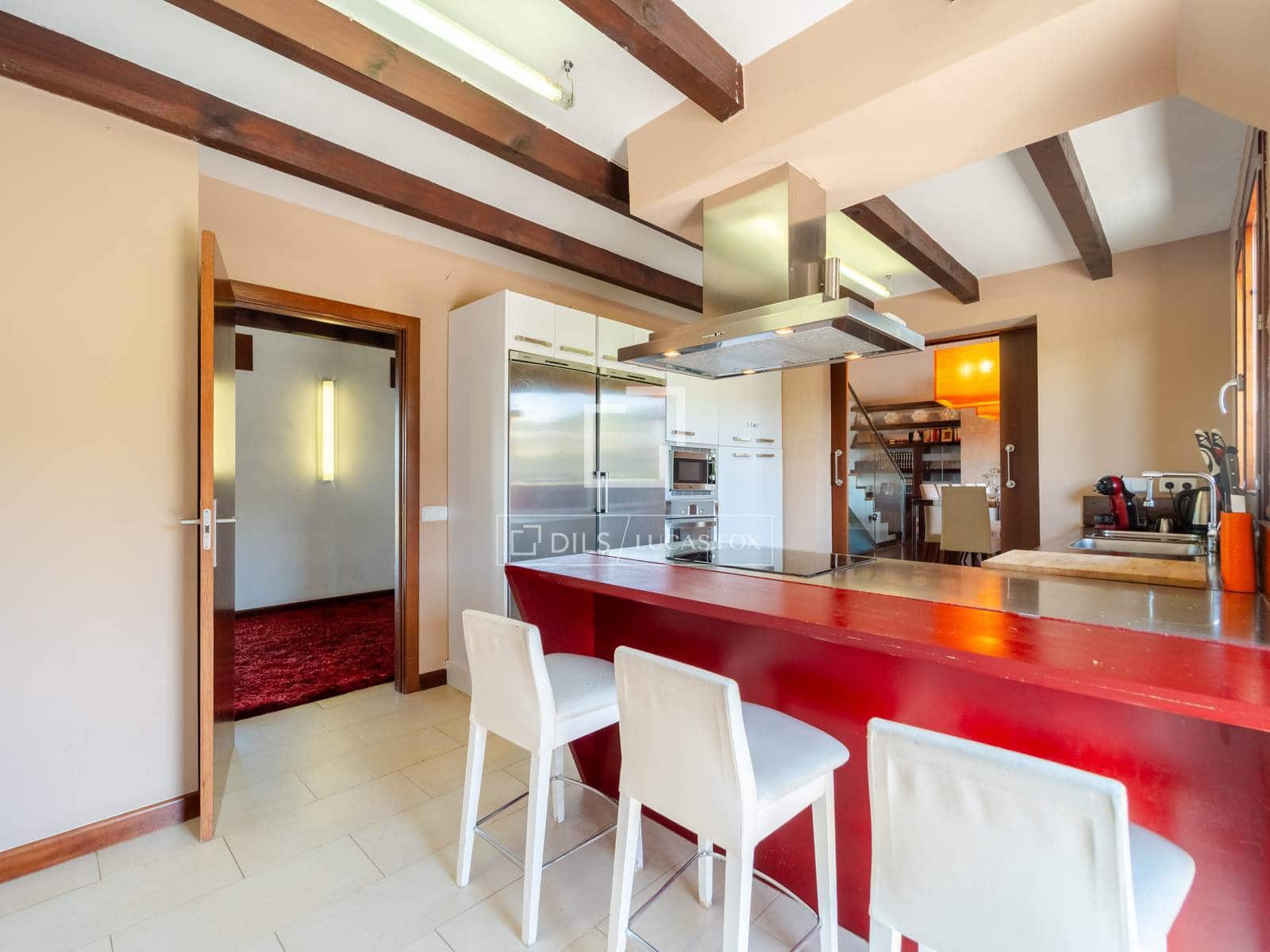 4 soveværelse Villa til salg i Requena med swimmingpool garage - € 880.000 (Ref: 9781335)