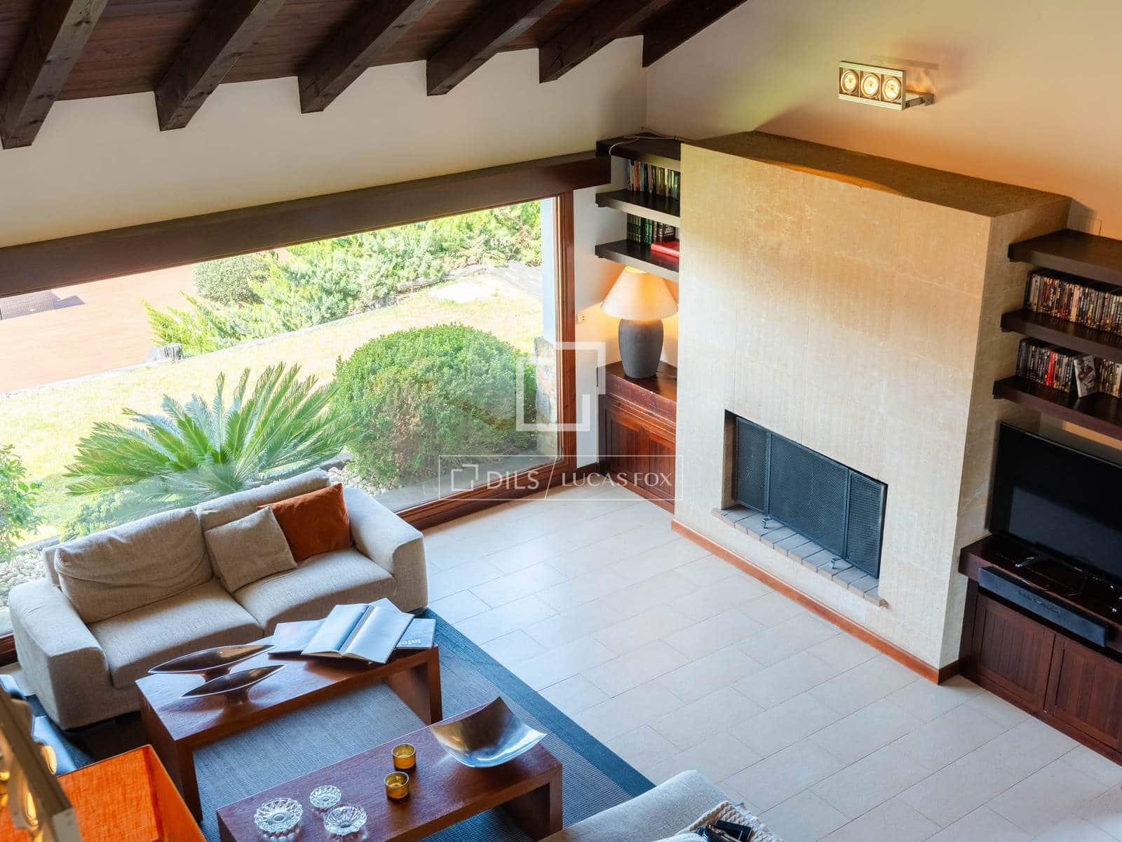 4 soveværelse Villa til salg i Requena med swimmingpool garage - € 880.000 (Ref: 9781335)