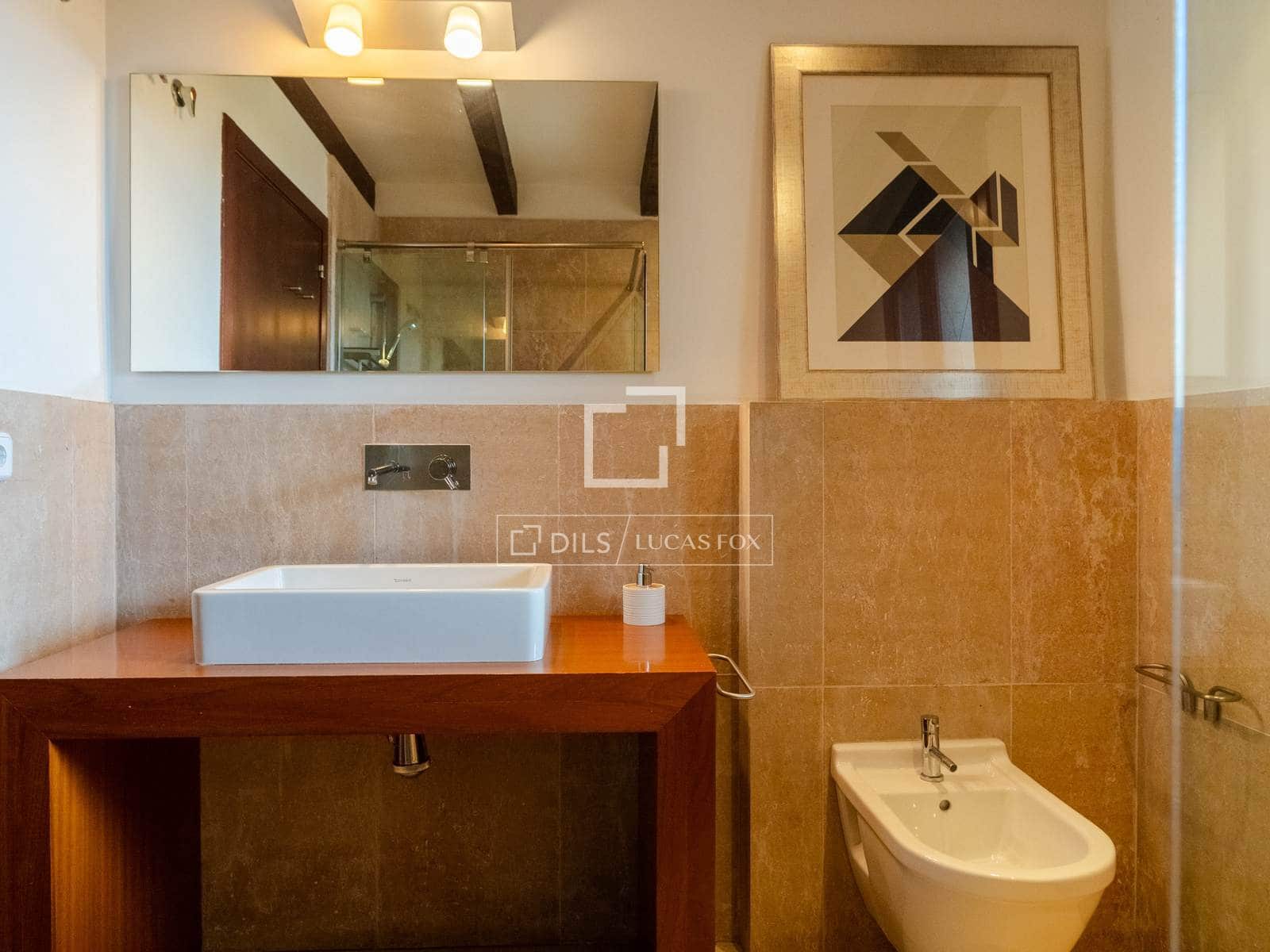 4 soveværelse Villa til salg i Requena med swimmingpool garage - € 880.000 (Ref: 9781335)