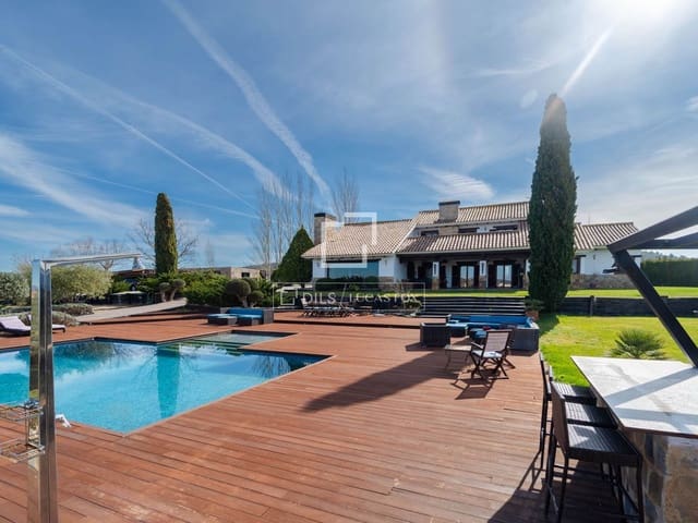 4 soveværelse Villa til salg i Requena med swimmingpool garage - € 880.000 (Ref: 9781335)