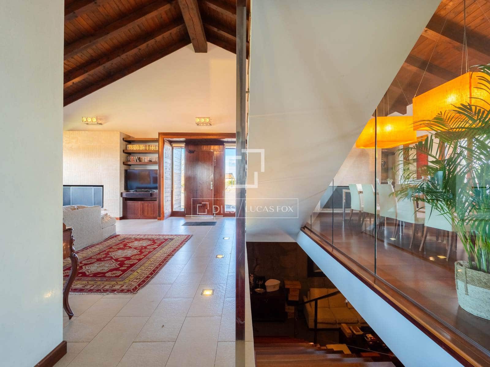 4 soveværelse Villa til salg i Requena med swimmingpool garage - € 880.000 (Ref: 9781335)