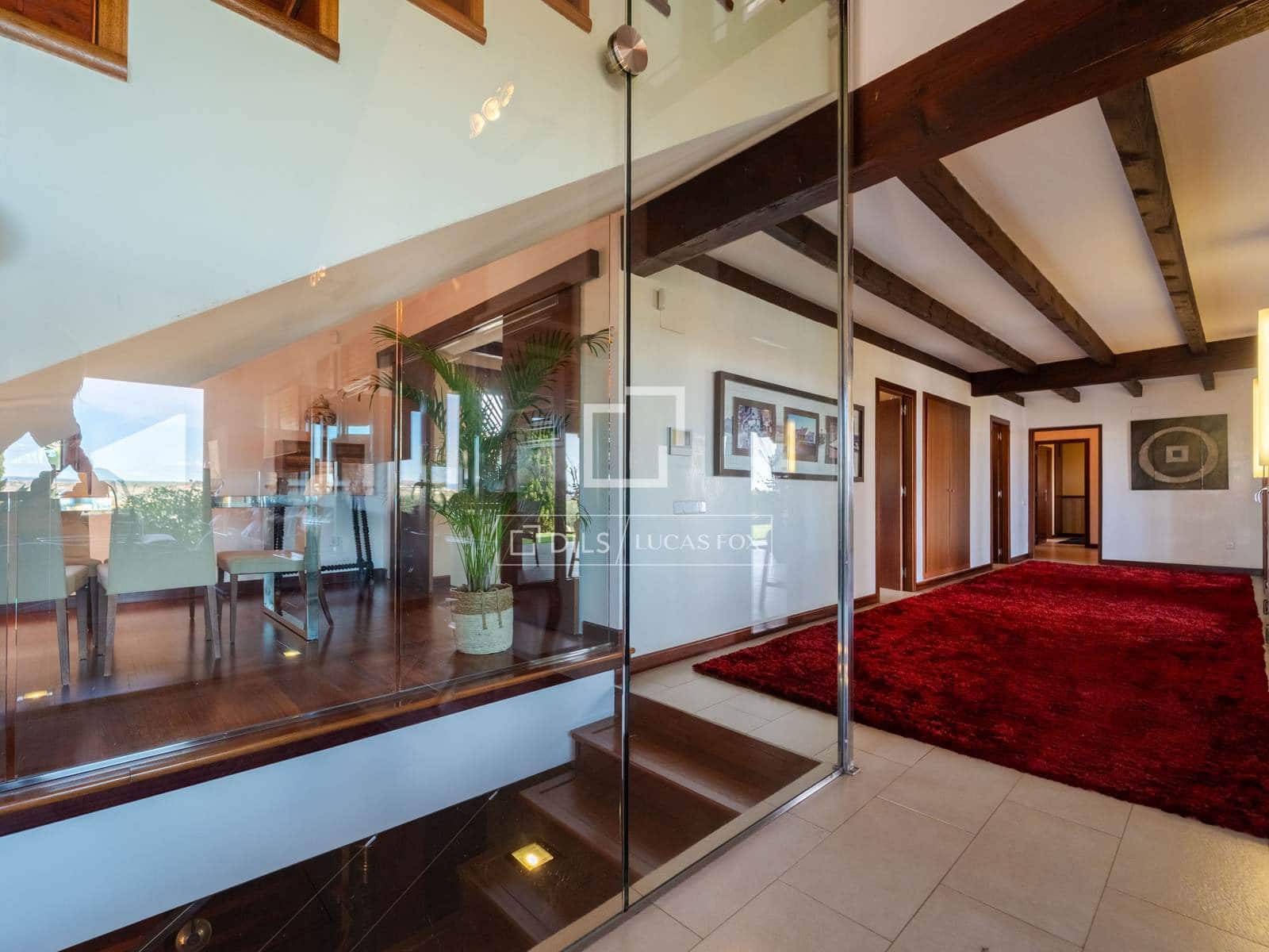 4 soveværelse Villa til salg i Requena med swimmingpool garage - € 880.000 (Ref: 9781335)