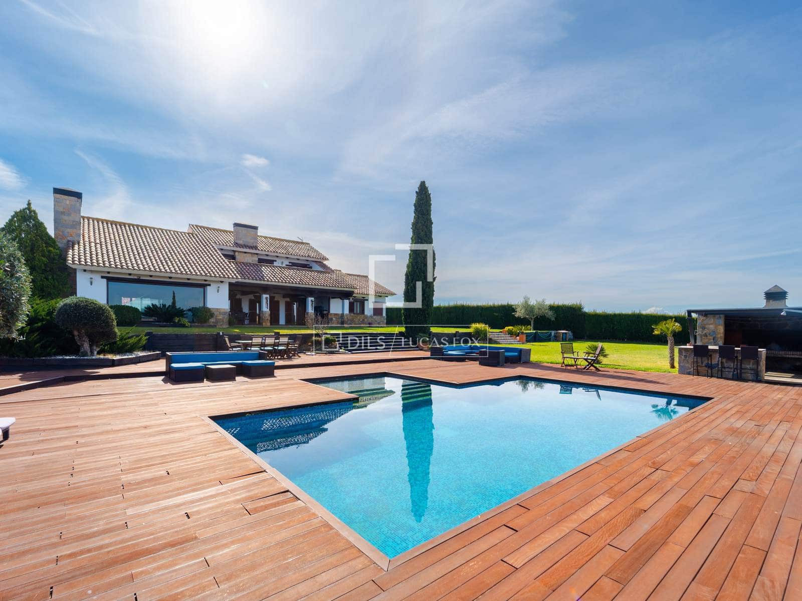 4 soveværelse Villa til salg i Requena med swimmingpool garage - € 880.000 (Ref: 9781335)
