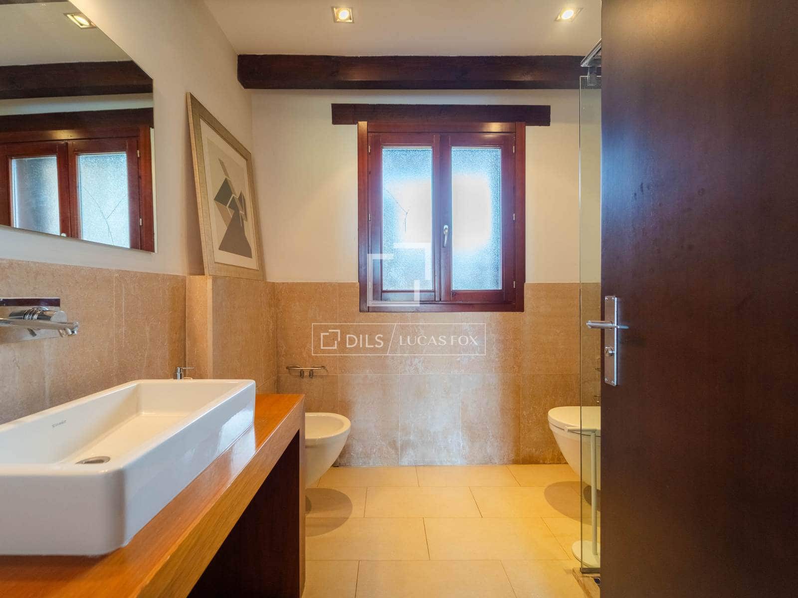 4 soveværelse Villa til salg i Requena med swimmingpool garage - € 880.000 (Ref: 9781335)