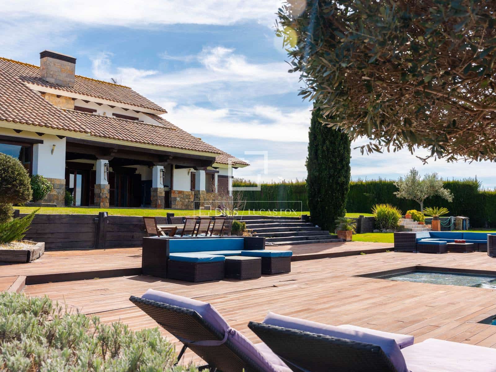 4 soveværelse Villa til salg i Requena med swimmingpool garage - € 880.000 (Ref: 9781335)