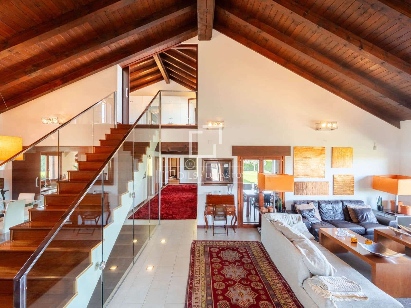 4 soveværelse Villa til salg i Requena med swimmingpool garage - € 880.000 (Ref: 9781335)