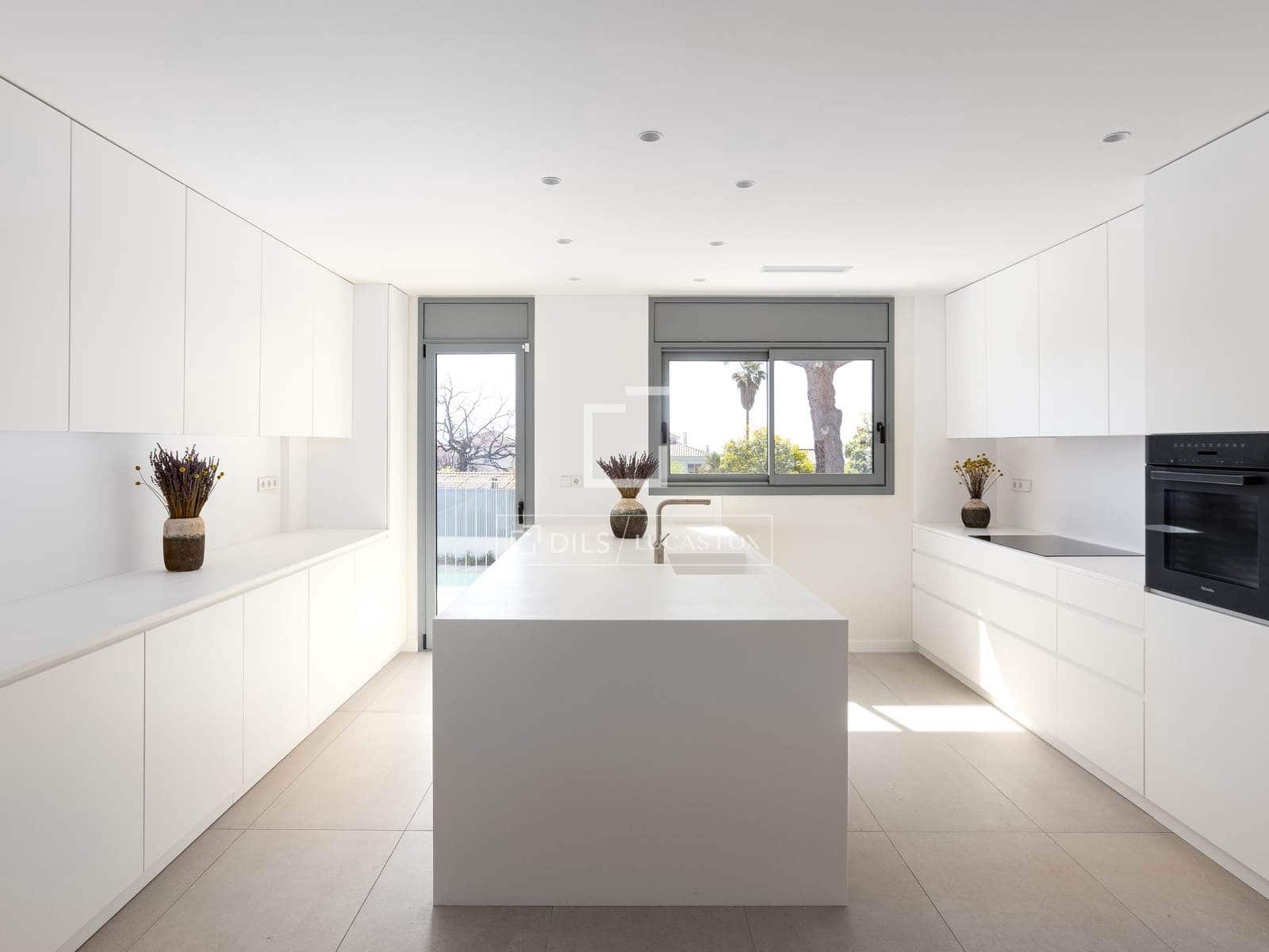 6 soverom Villa til salgs i El Masnou med svømmebasseng garasje - € 2 300 000 (Ref: 9781337)