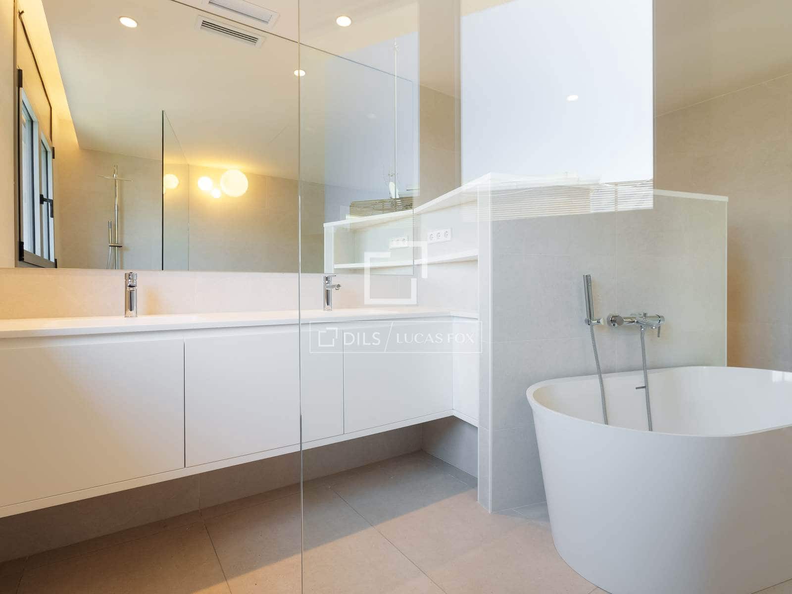 6 soverom Villa til salgs i El Masnou med svømmebasseng garasje - € 2 300 000 (Ref: 9781337)