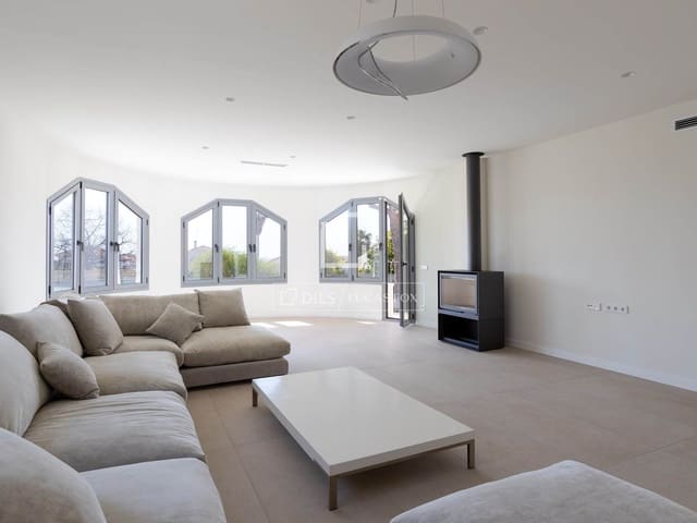 6 soverom Villa til salgs i El Masnou med svømmebasseng garasje - € 2 300 000 (Ref: 9781337)