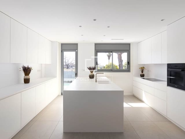 6 soverom Villa til salgs i El Masnou med svømmebasseng garasje - € 2 300 000 (Ref: 9781337)