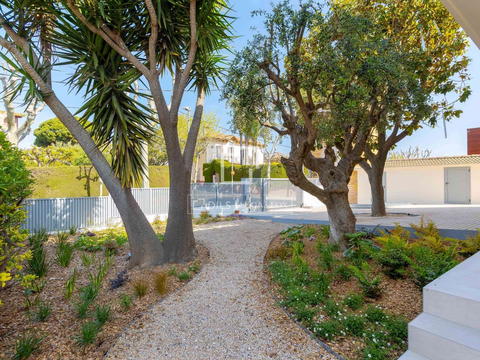 6 soverom Villa til salgs i El Masnou med svømmebasseng garasje - € 2 300 000 (Ref: 9781337)