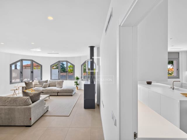 6 bedroom Villa for sale in El Masnou with pool garage - € 2,125,000 (Ref: 9781337)