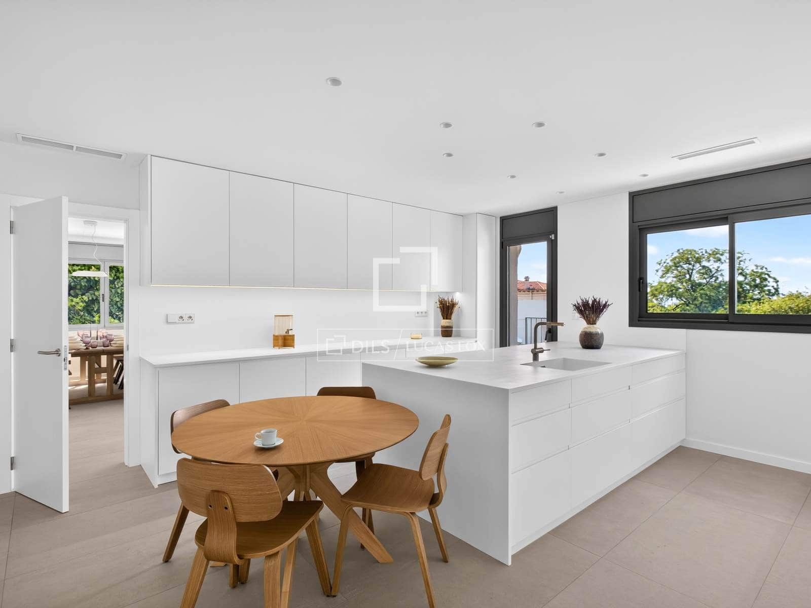 6 soverom Villa til salgs i El Masnou med svømmebasseng garasje - € 2 125 000 (Ref: 9781337)
