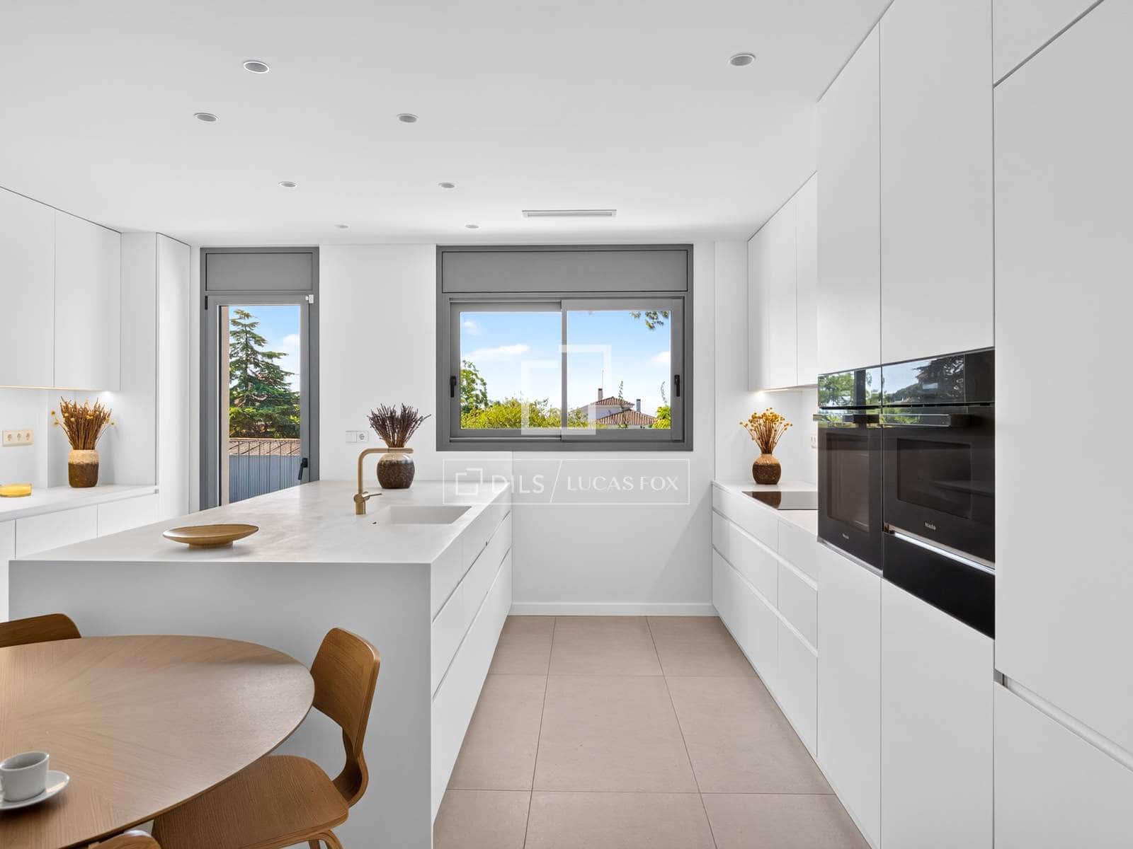 6 soverom Villa til salgs i El Masnou med svømmebasseng garasje - € 2 125 000 (Ref: 9781337)