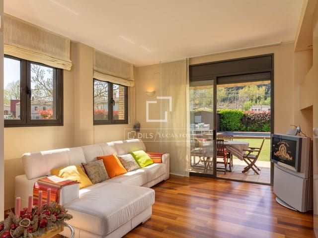 5 soveværelse Villa til salg i Sarrià de Ter med swimmingpool - € 890.000 (Ref: 9782096)