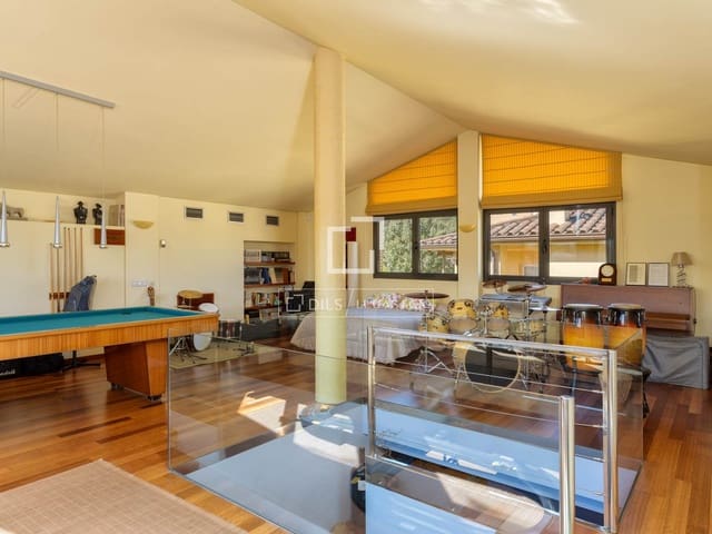 5 soveværelse Villa til salg i Sarrià de Ter med swimmingpool - € 890.000 (Ref: 9782096)