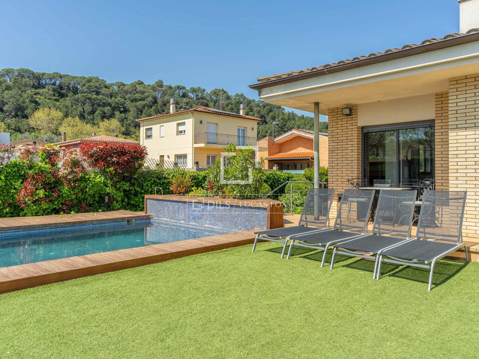 5 soveværelse Villa til salg i Sarria de Ter med swimmingpool - € 890.000 (Ref: 9782096)