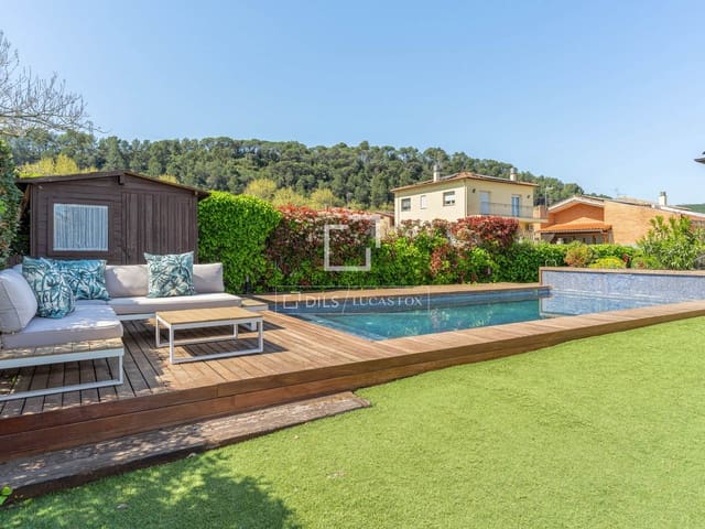 5 soveværelse Villa til salg i Sarrià de Ter med swimmingpool - € 890.000 (Ref: 9782096)