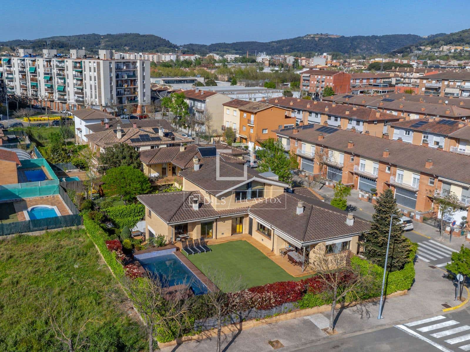 5 soveværelse Villa til salg i Sarria de Ter med swimmingpool - € 890.000 (Ref: 9782096)