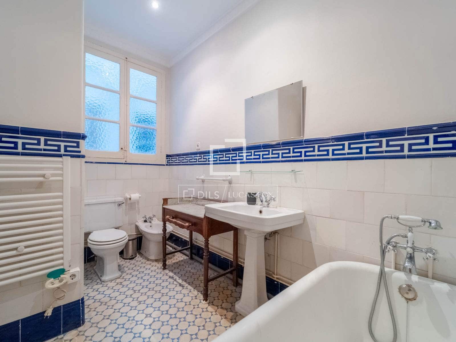 3 sypialnia Apartament do wynajęcia w Miasto Walencja - 2 900 € (Ref: 9782098)