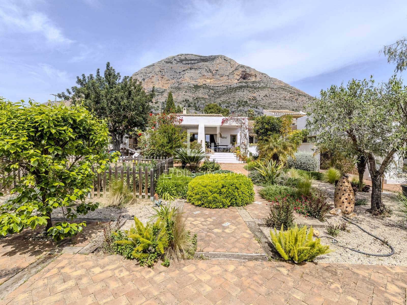 5 soveværelse Villa til salg i Javea / Xabia med swimmingpool garage - € 1.350.000 (Ref: 9782228)