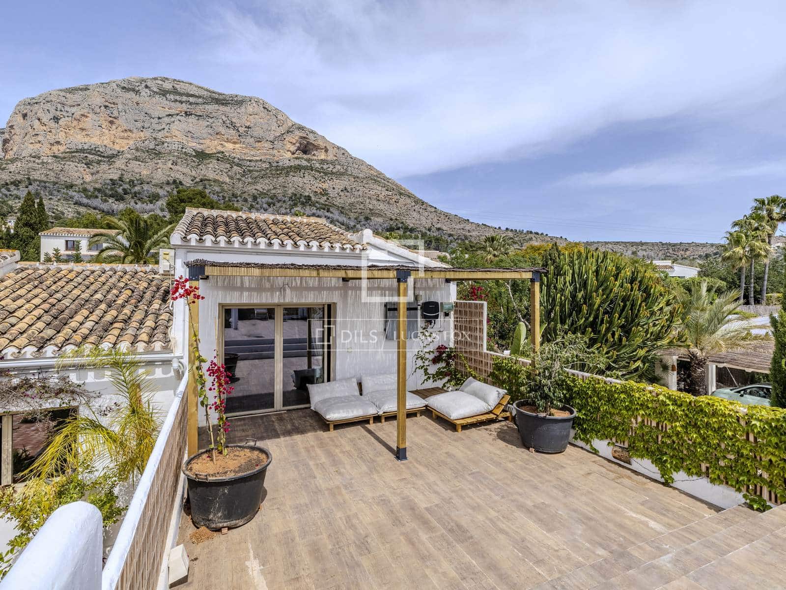5 soveværelse Villa til salg i Javea / Xabia med swimmingpool garage - € 1.350.000 (Ref: 9782228)