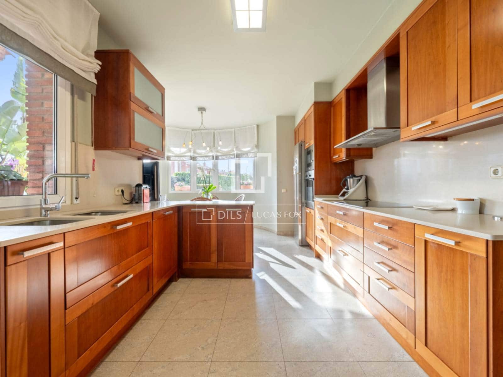 5 sypialnia Willa na sprzedaż w Miasto Tarragona z basenem garażem - 1 148 000 € (Ref: 9782229)