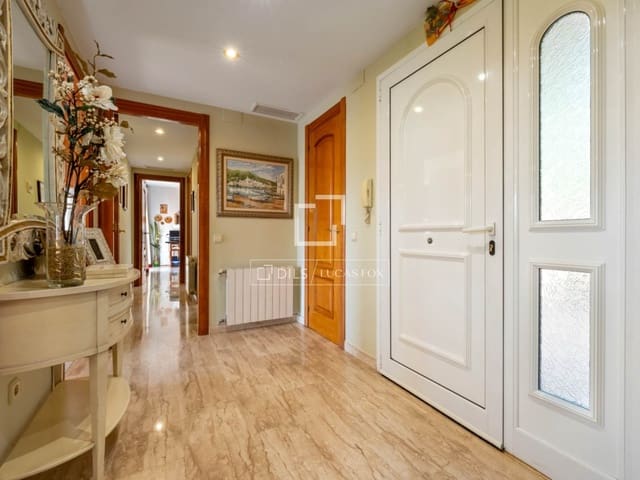 5 chambre Villa/Maison à vendre à Tarragone ville avec piscine garage - 1 148 000 € (Ref: 9782229)